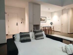 Room - Flats Friends Soho Suites (Valencia)