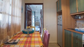 Apartment, 2 Bedrooms, Balcony, City View | Dining