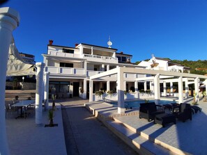 Zimmer, 1 Schlafzimmer, Raucher, Terrasse | Pool | Außenpool