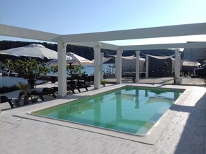 Chambre, 1 chambre, fumeur, patio | Piscine | Piscine extérieure