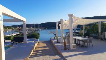 Room, 1 Bedroom, Smoking, Patio | Property grounds