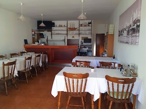Chambre, 1 chambre, fumeur, patio | Restauration