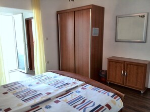 1 bedroom - Room in B&B - Apartments Raffaello - Bedroom S2 (Rab)