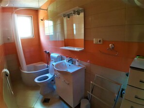 Bathroom - Room in B&B - Apartments Raffaello - Bedroom S2 (Rab)