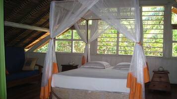 1 bedroom, bed sheets