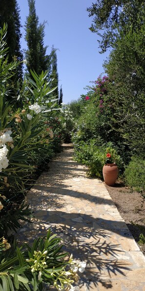 Casa, 6 quartos, para fumantes, sacada | Jardim