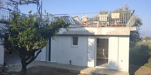 House, 6 Bedrooms, Smoking, Balcony | Exterior