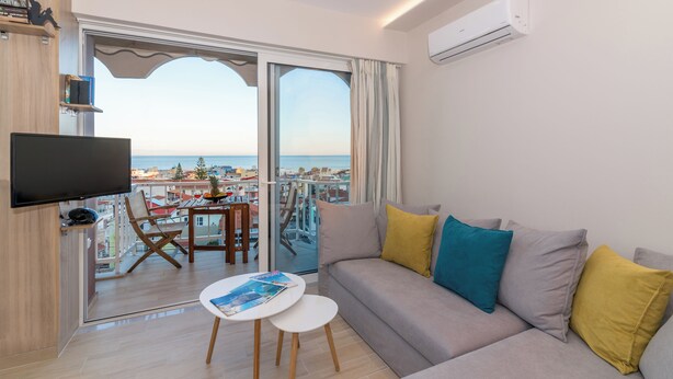 Appartamento, 1 camera da letto, fumatori, balcone | Area soggiorno | Libri