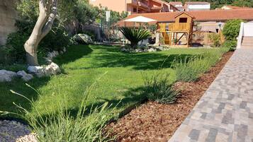 Room, 1 Bedroom, Smoking, Balcony | Property grounds