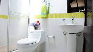 Casa, 6 habitaciones, para fumadores, alberca privada | Baño