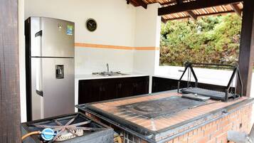 House, 6 Bedrooms, Smoking, Private Pool | Exterior