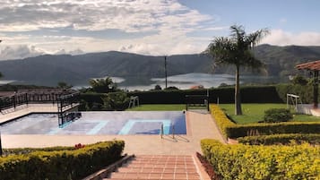 Casa, 6 habitaciones, fumadores, piscina privada | Piscina | Una piscina al aire libre