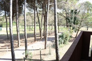 Apartment, 2 Schlafzimmer, Balkon | Unterkunftsgelände