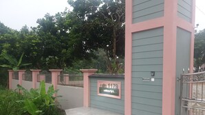 A gated entrance with a sign reading "1179 MRI Residence Sg Buloh." - Mri Homestay Sg Buloh - 2 Br House With Centralised Private Pool (Sungai Buloh)