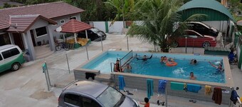 Mri Homestay Sg Buloh - 2 Br House With Centralised Private Pool