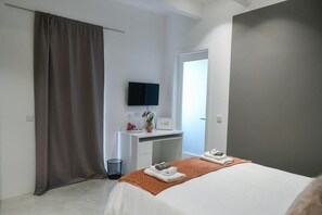 Zimmer, 1 Schlafzimmer | 1 Schlafzimmer, Bügeleisen/Bügelbrett, Bettwäsche