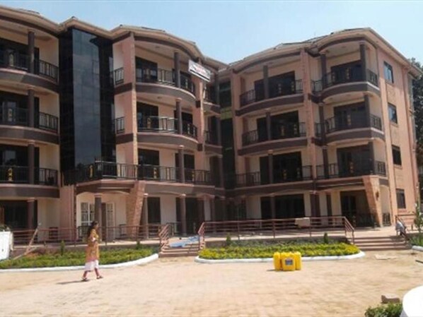 Apartment, 3 Bedrooms, Smoking, Balcony | Exterior