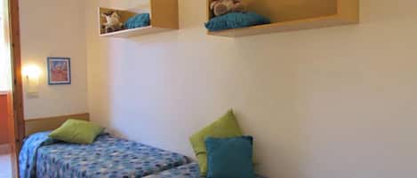 Apartment, 2 Bedrooms, Balcony | 3 bedrooms, bed sheets