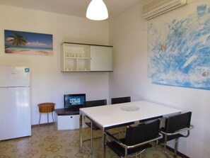 Apartment, 2 Schlafzimmer, Terrasse, Gartenblick | Innenbereich