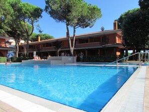 Appartement, 2 chambres, balcon, vue sur la piscine | Piscine | Piscine extérieure