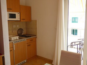 Apartment, 1 Bedroom, Balcony, City View | Interior