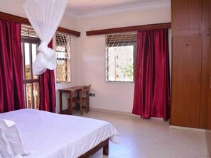 Apartment, 3 Bedrooms, Smoking, Balcony | 3 bedrooms, bed sheets - Either for Business or Pleasure Perfect Choice Wail in Kampala (Kampala)