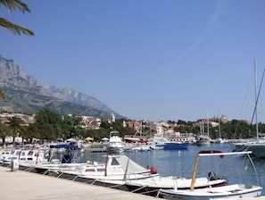 Studio, balcon, vue ville | Port de plaisance