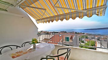 Monolocale, camere multiple, balcone, vista città | Parco della struttura