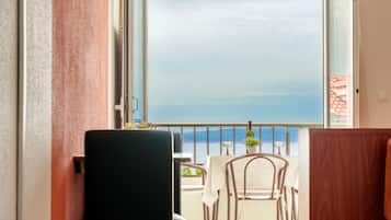 Monolocale, camere multiple, balcone, vista città | Vista dalla struttura