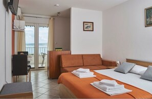 1 bedroom, iron/ironing board, WiFi - Apartment Studio With Sea View for 2-3 People (Baska Voda)