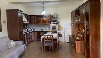 Apartment, 1 Bedroom, Smoking, Terrace | Interior