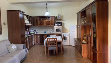 Apartment, 1 Bedroom, Smoking, Terrace | Interior