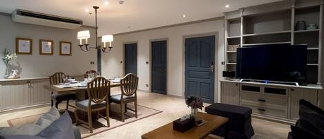 Apartment, 2 Bedrooms, Accessible, Balcony | Living room