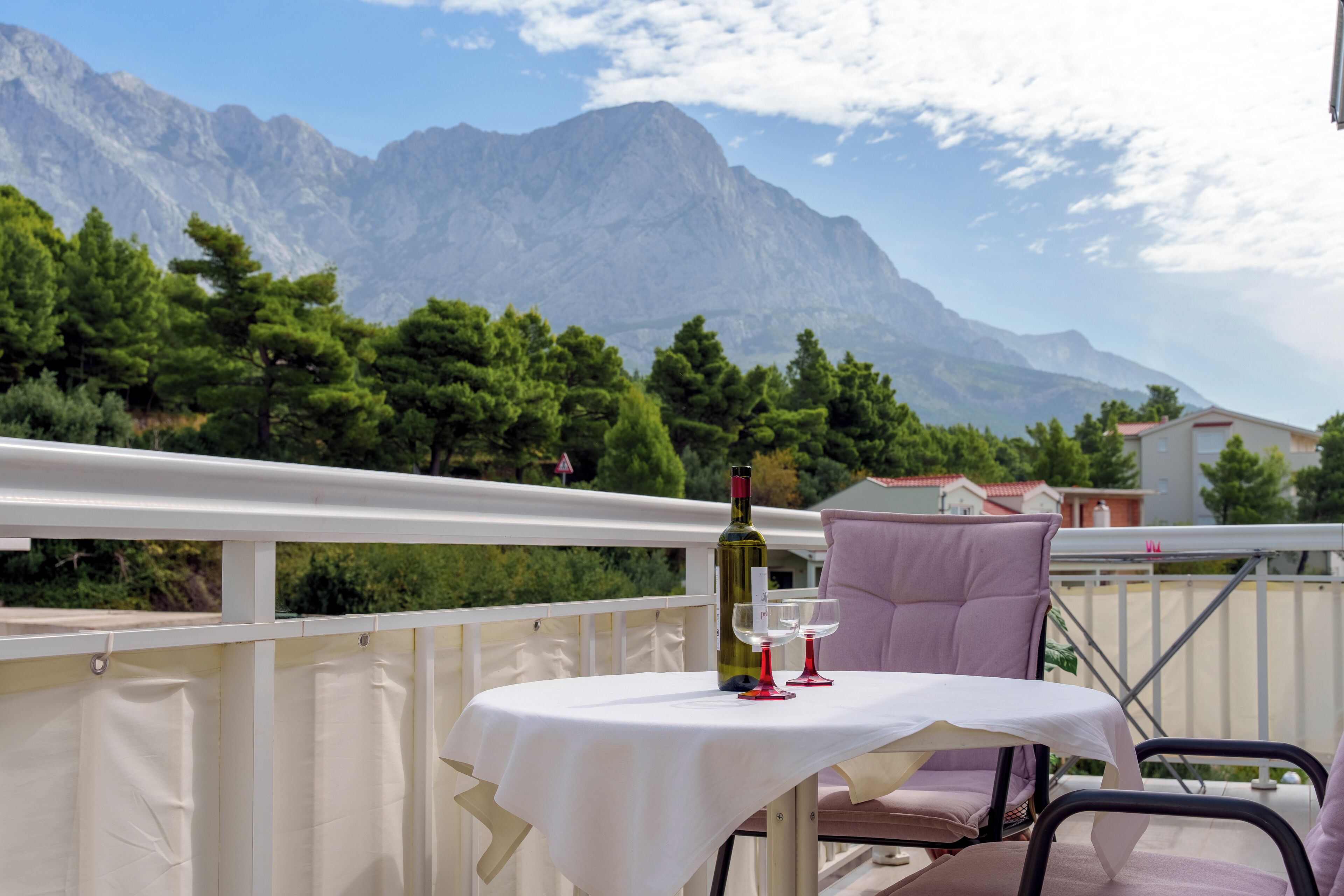 Estudio, balcón, vista a la ciudad | Restaurante al aire libre