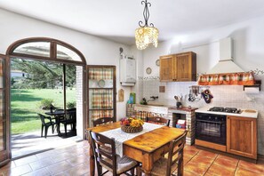 Appartement, 2 chambres, fumeurs, patio | Intérieur
