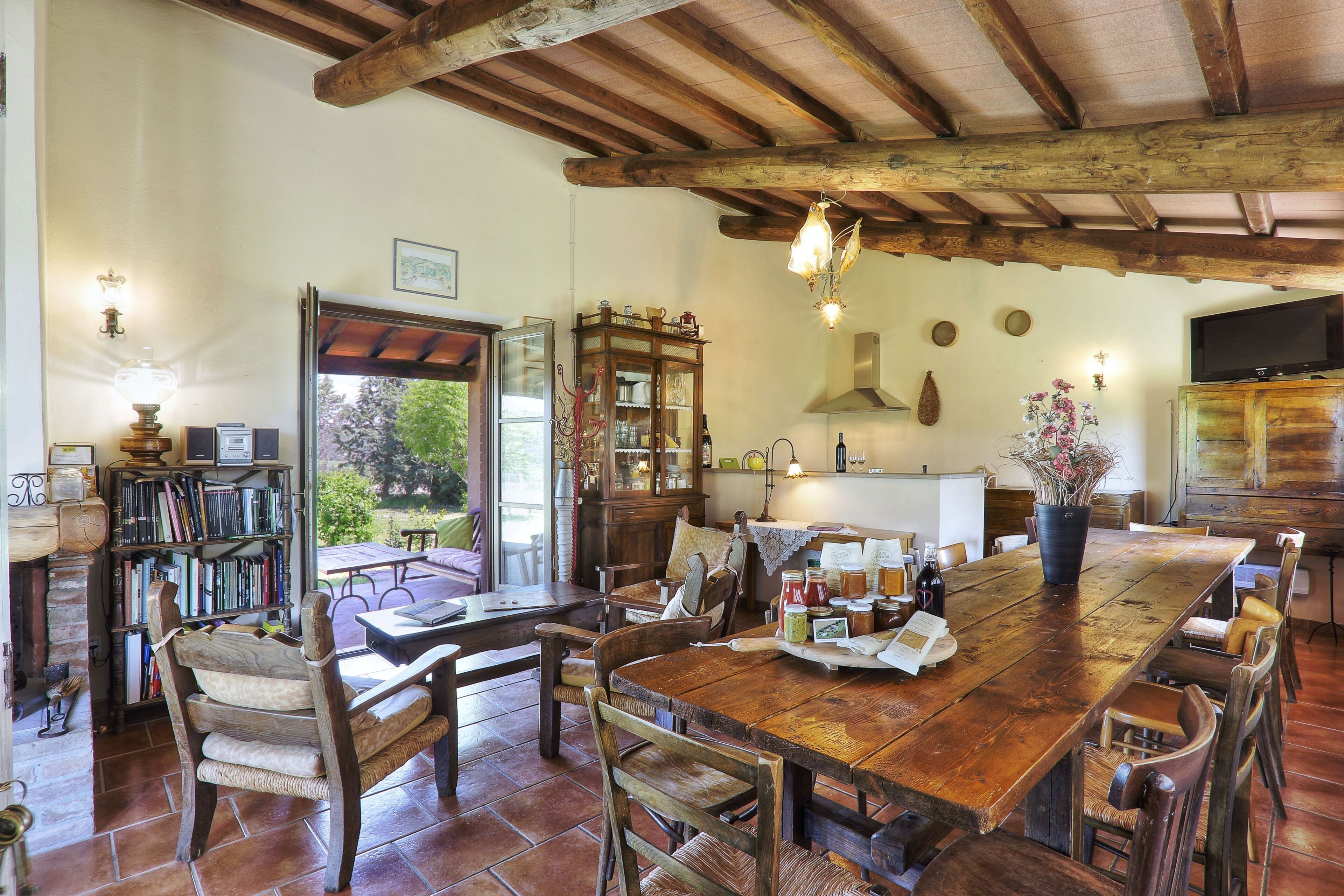 Apartment, 2 Bedrooms, Smoking, Patio | Living area
