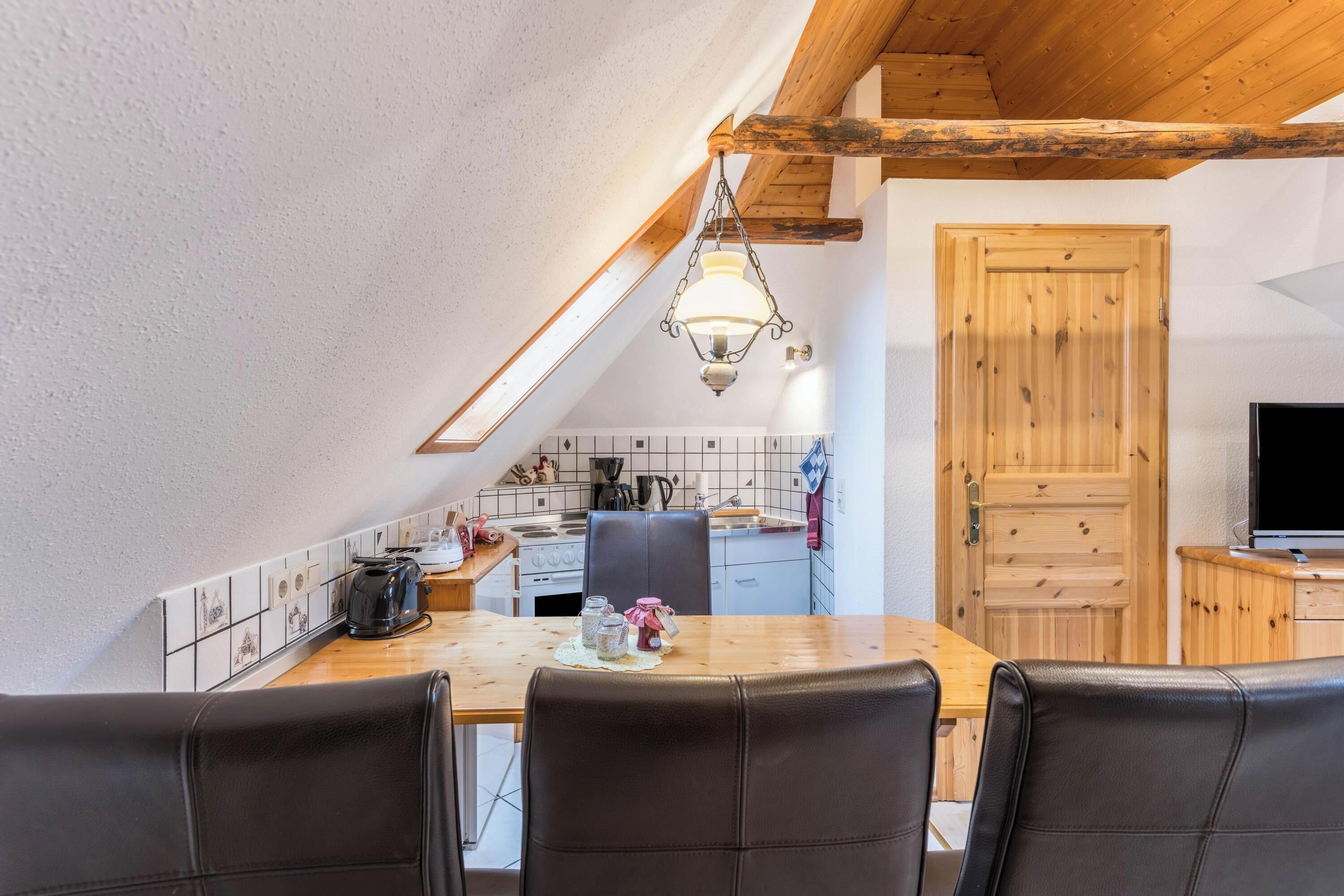 Kylskåp, mikrovågsugn, ugn och spishäll