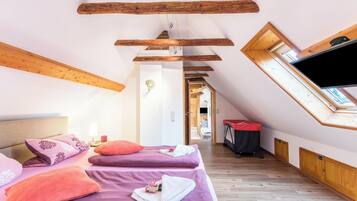 2 bedrooms, free WiFi, bed sheets