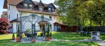 Cosy Vacation Apartment 2 on "Trostelhof" with Balcony