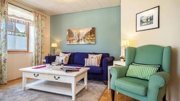 TV, DVD player, table tennis, stereo