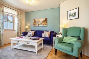 TV, DVD-spiller, bordtennis og stereoanlegg