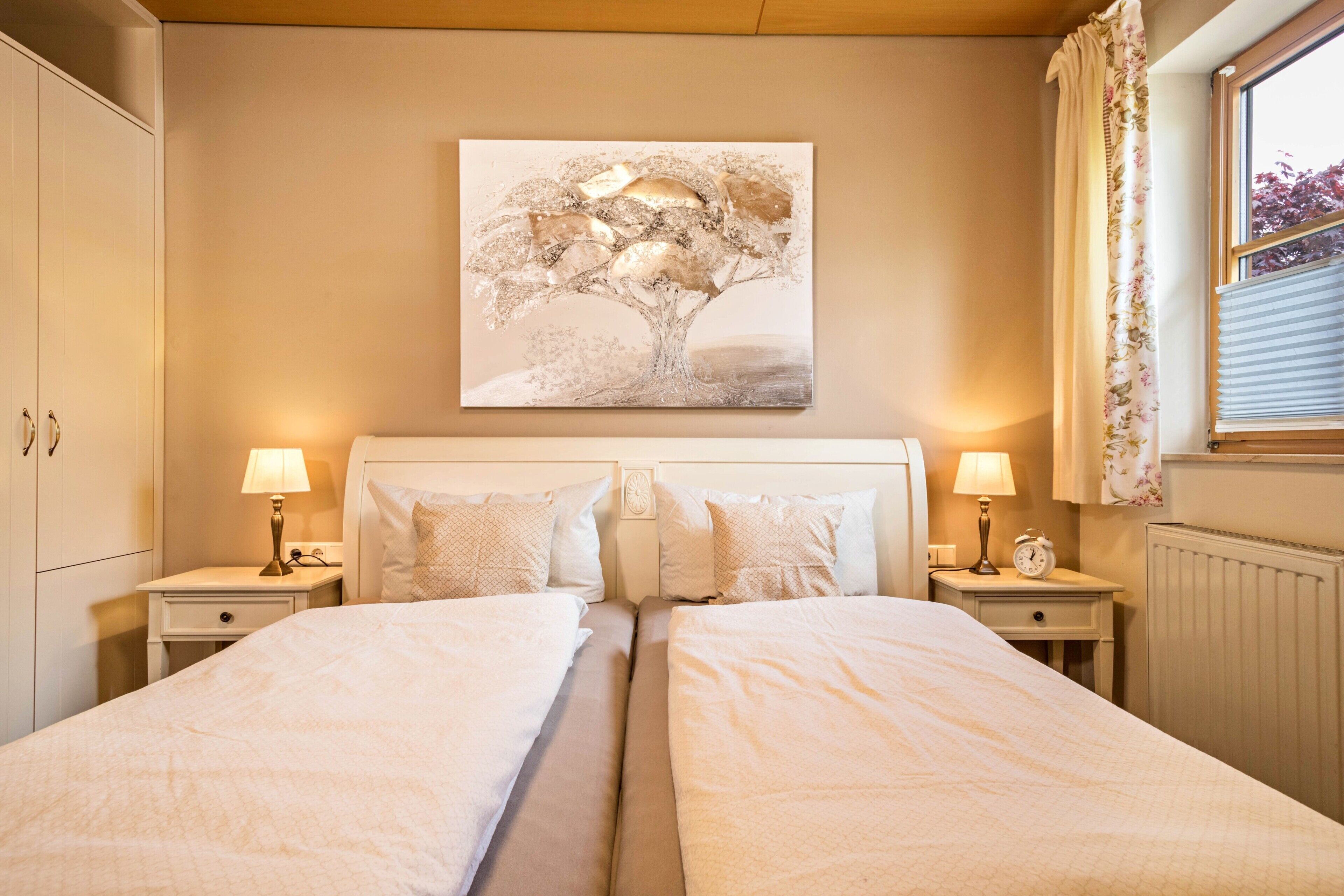 2 室のベッドルーム、アイロン / アイロン台、WiFi (無料)、ベッドシーツ