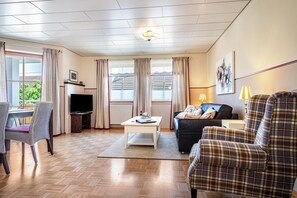 TV, DVD-spiller, bordtennis og stereoanlegg