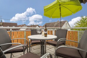 Outdoor dining - Charming Vacation Apartment 5 on "Trostelhof" with Balcony (Salem)