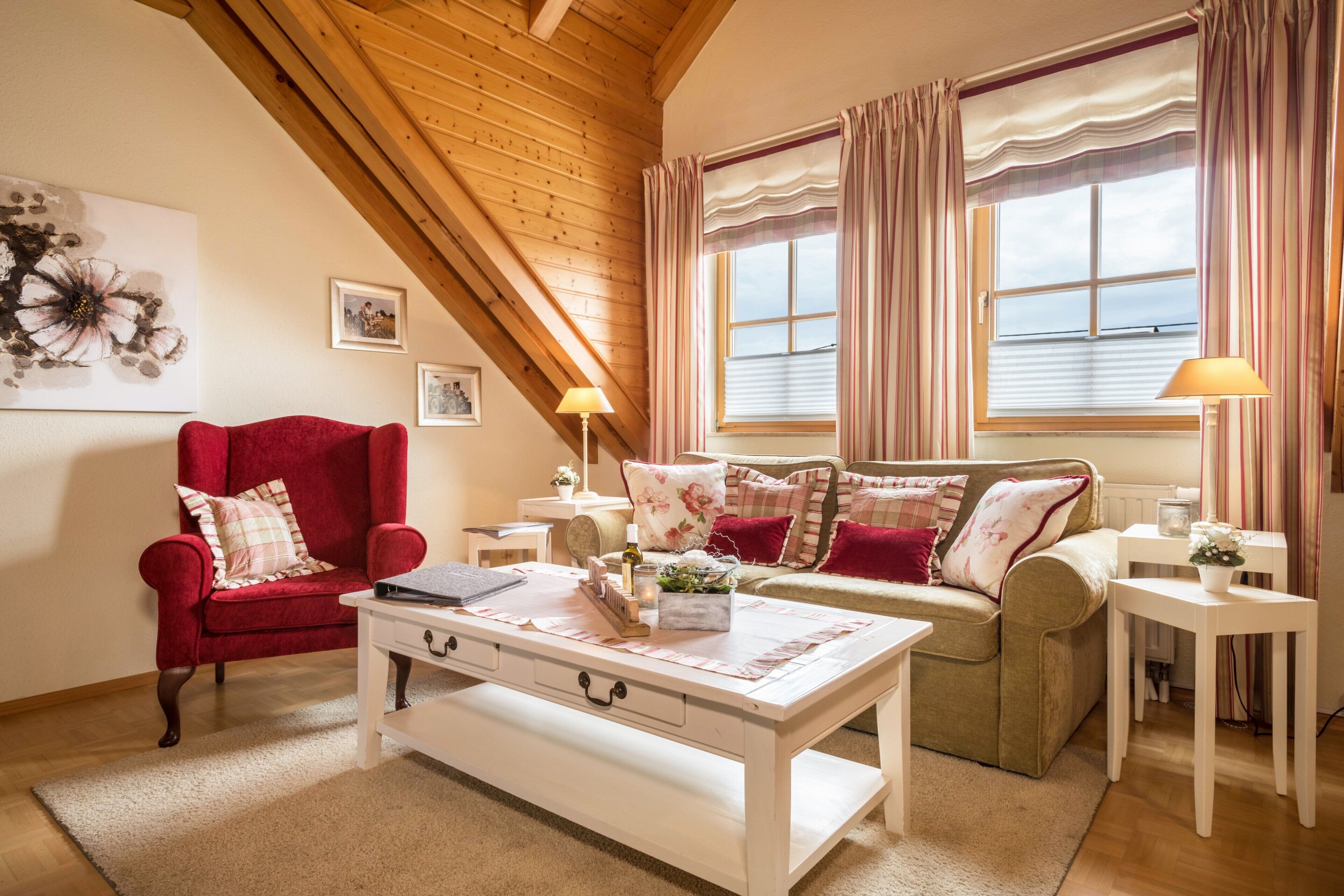 Fernseher, DVD-Player, Tischtennisplatte, Stereoanlage