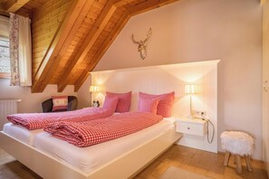 3 bedrooms, iron/ironing board, free WiFi, bed sheets - Charming Vacation Apartment 5 on "Trostelhof" with Balcony (Salem)