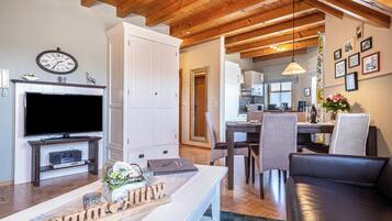 TV, DVD player, table tennis, stereo