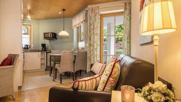 TV, DVD player, ping pong, stereo