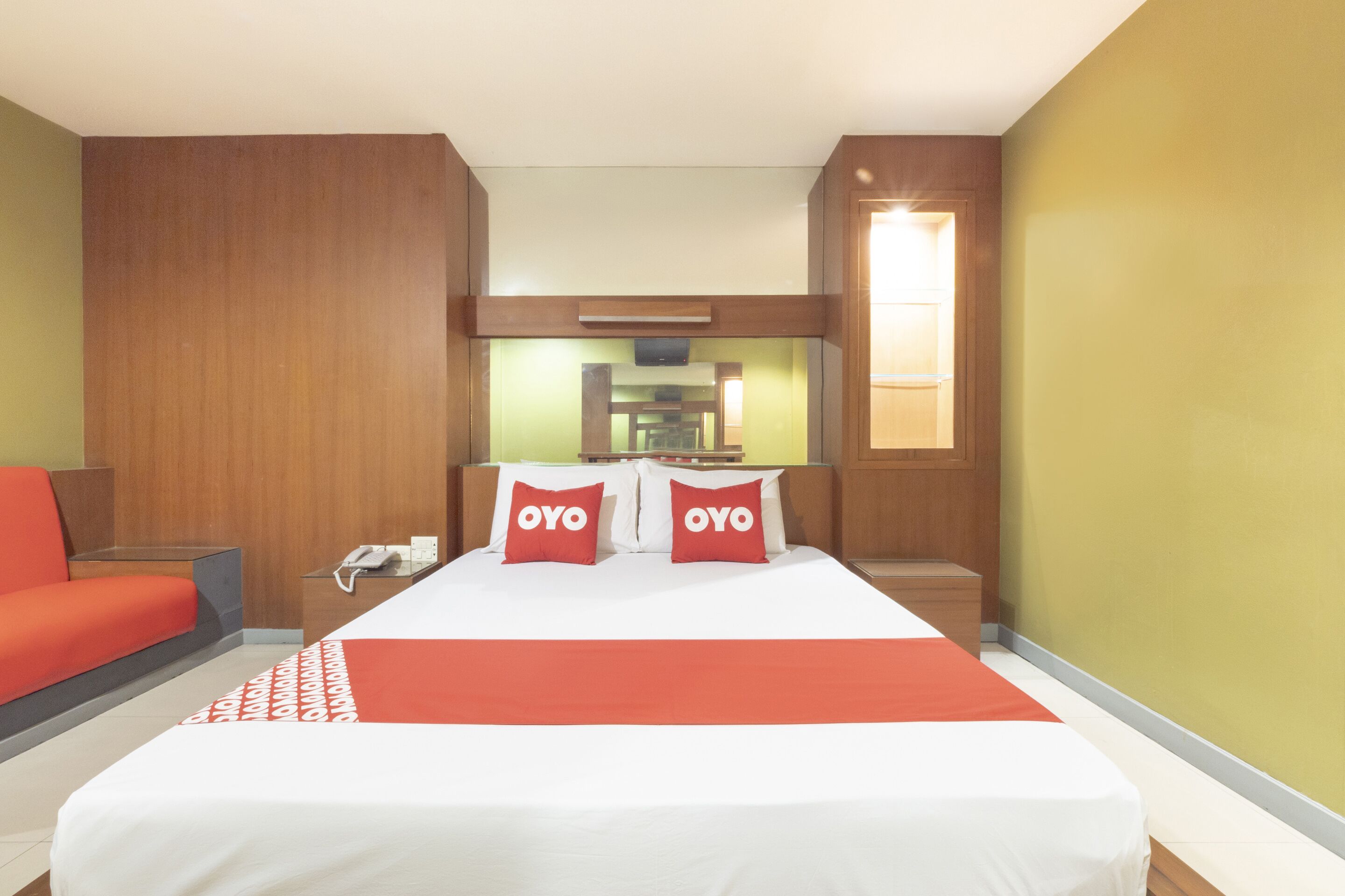 Deluxe Double Room | Desk, free WiFi, bed sheets