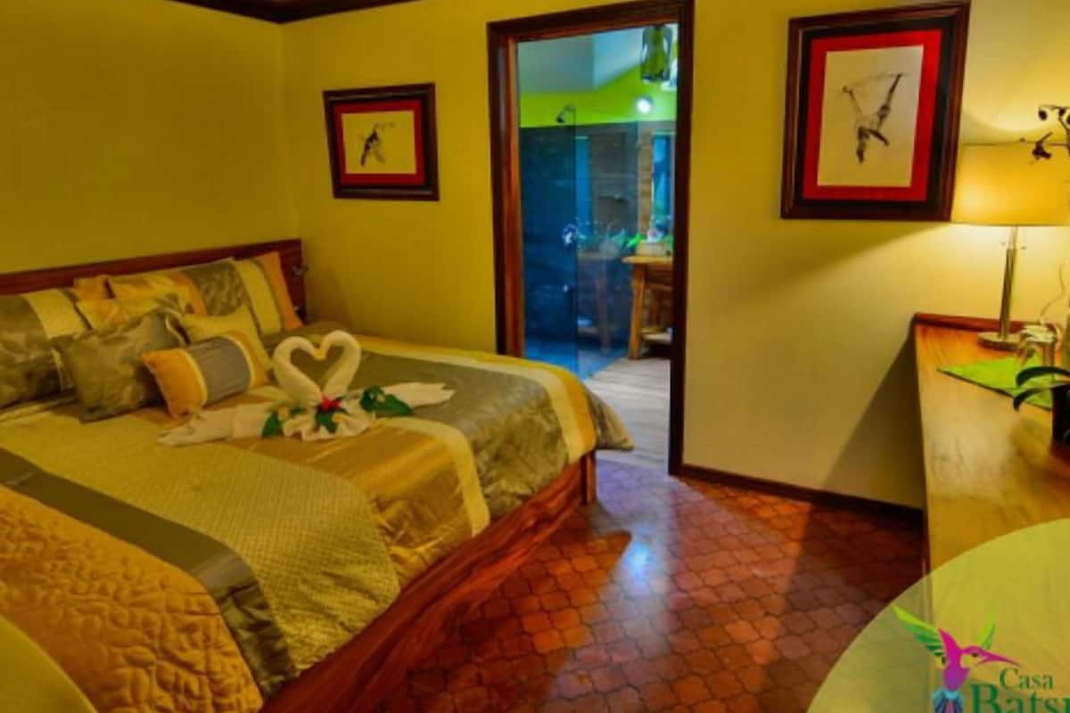 Los Perezosos Room | Individually decorated, individually furnished, desk, laptop workspace